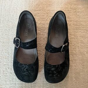 listing-status-banner